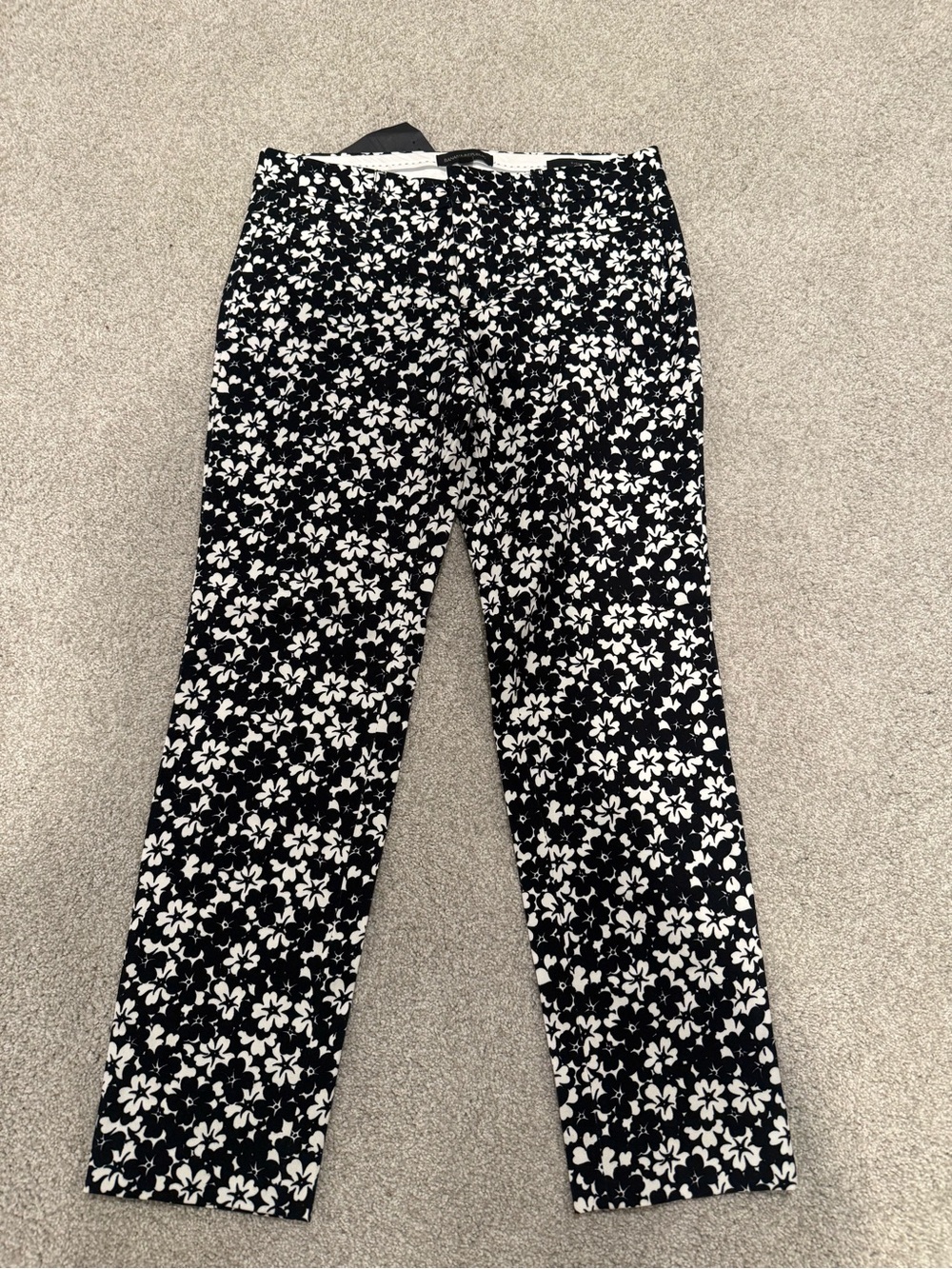 NWT Banana Republic Women's Black & White Floral Straight-Leg Pants size 6